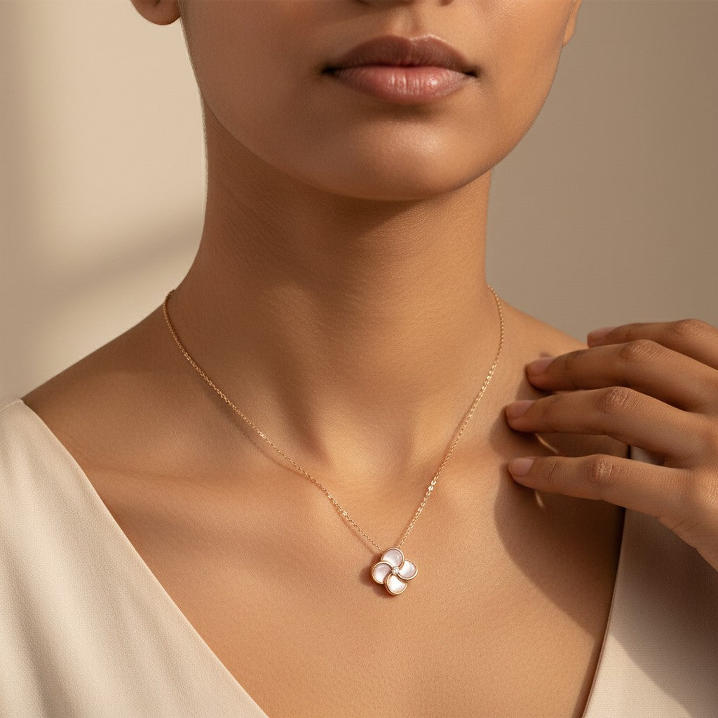Bloom Petite Clover Necklace