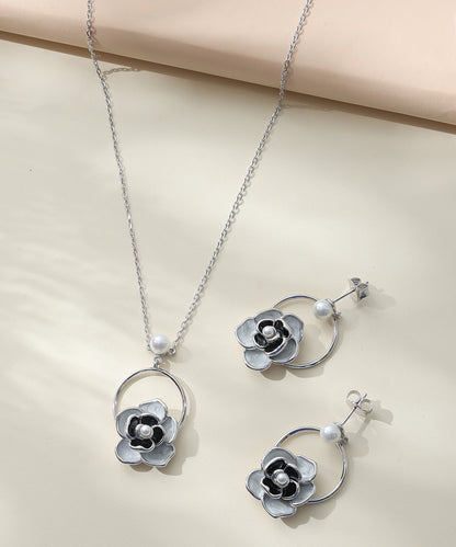 Pearl Orbit Necklace