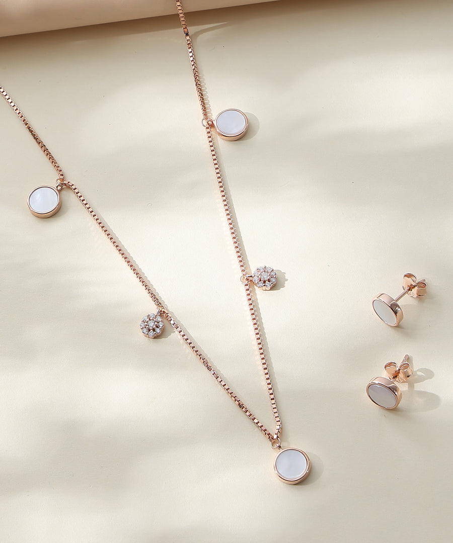 Minimal Pearl Pendant Set